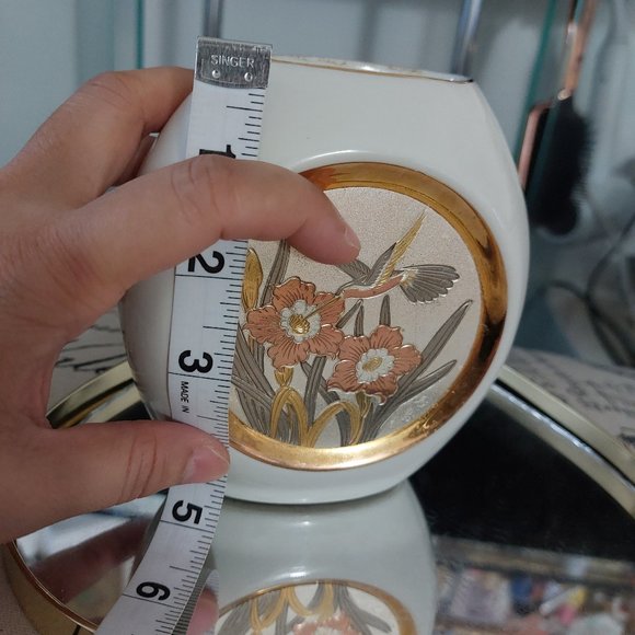 Vintage Japanese Chokin Mini Vase 24KT Gold Edge Flowers Butterflies Beautiful - Picture 2 of 6